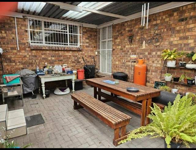 3 BEDROOM HOUSE FOR SALE IN SUNSET PARK